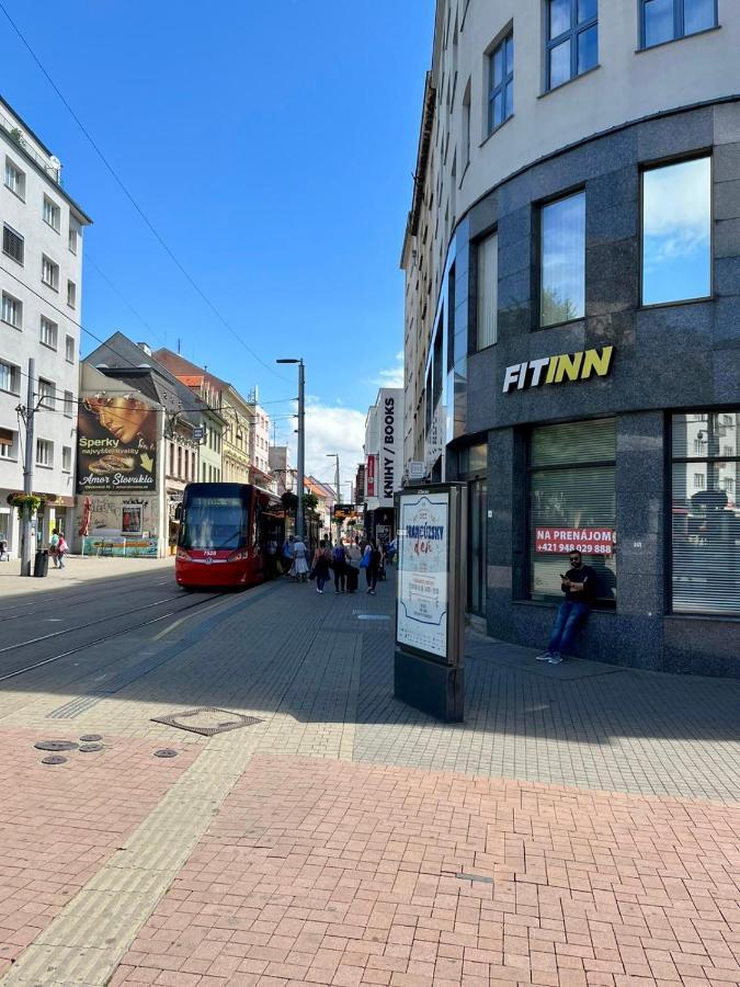 Apartamento De luxe Plaza Bratislava Exterior foto